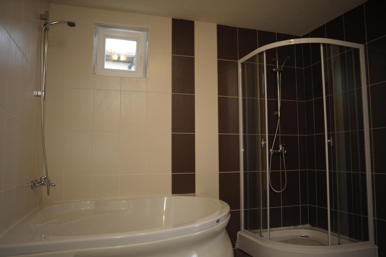 Momchil Villas Balchik Bilik gambar
